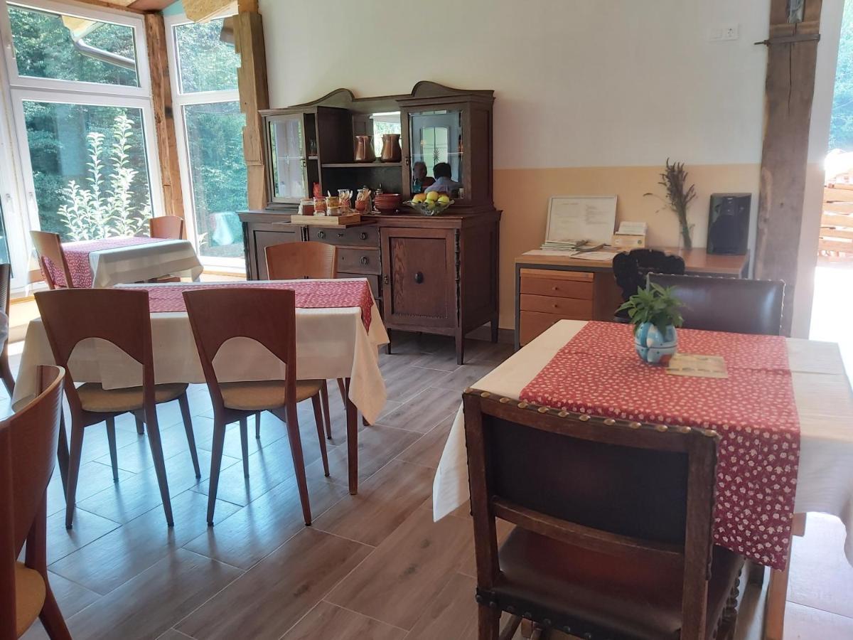 Hotel Glamping Naselje Zeleni Turizem Makole Exterior foto